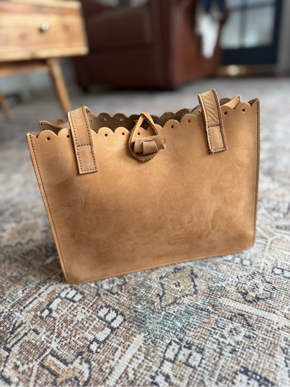 Vintage Laura Ashley Made in England 100% Leather Scalloped Tote/Shoulder Bag